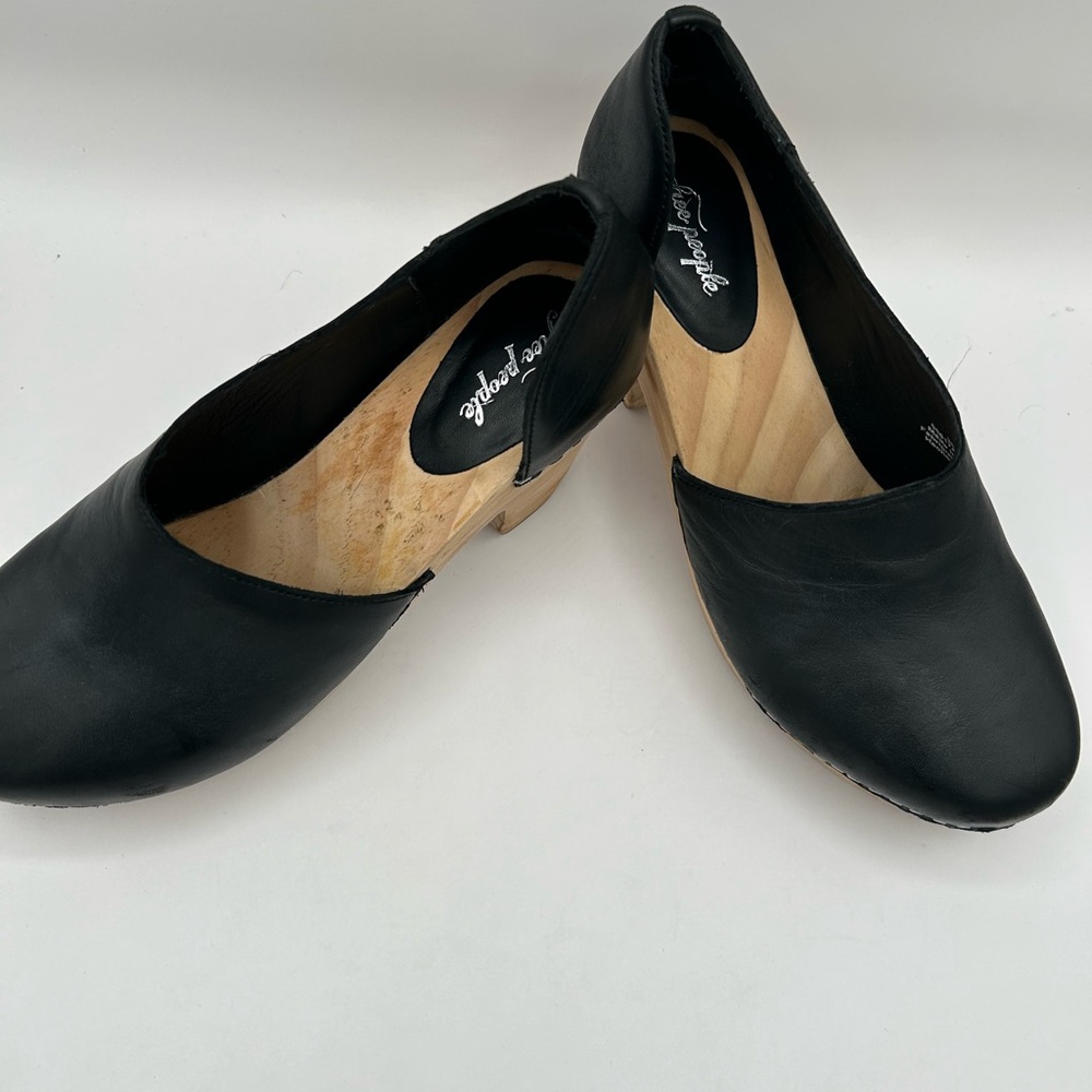 Free People Monroe Leather Clogs Black with wood heel, Mule size 36 or 6 - Picture 9 of 14